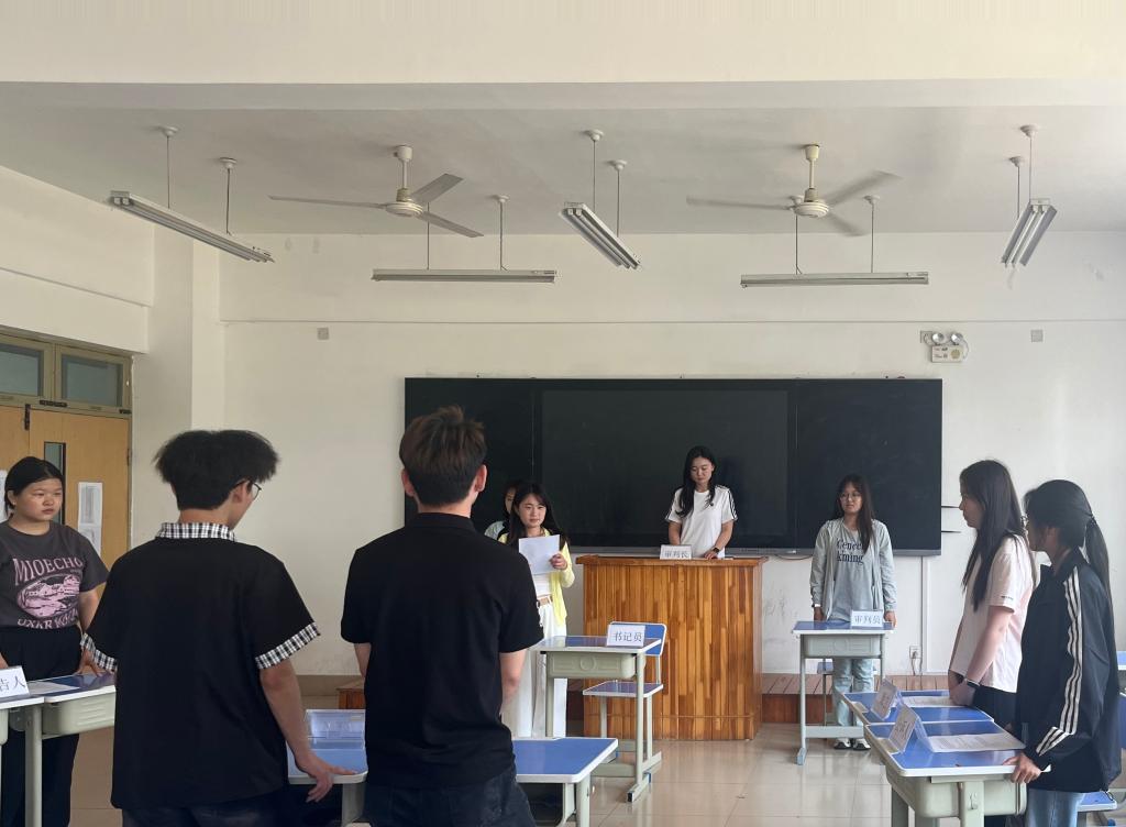 土木工程学院举办“民法典校园普…