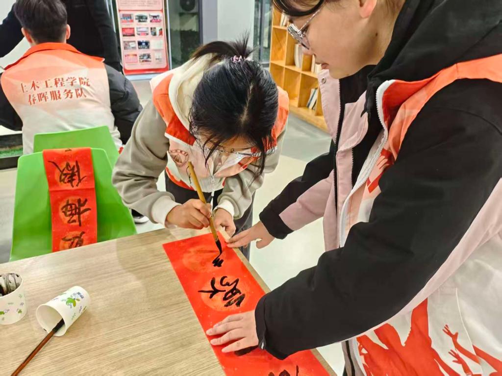 百万大学生进社区土木工程学院春…